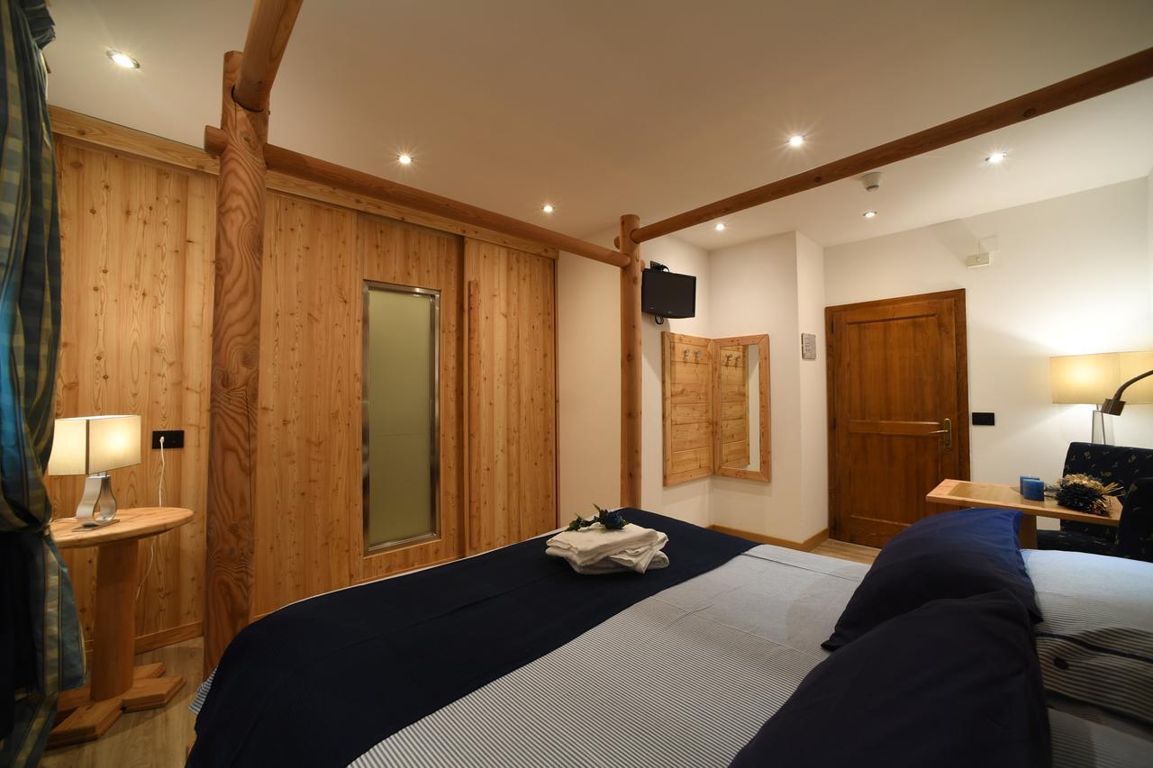 Hotel Pangrazzi Fucine エクステリア 写真